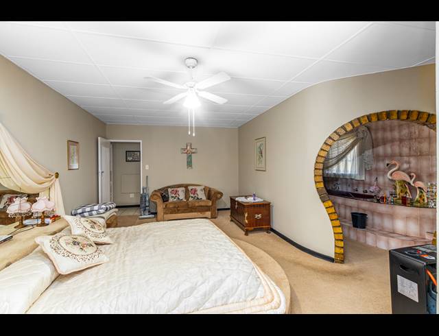 6 BEDROOM FREEHOLD FOR SALE IN SUNWARD PARK
